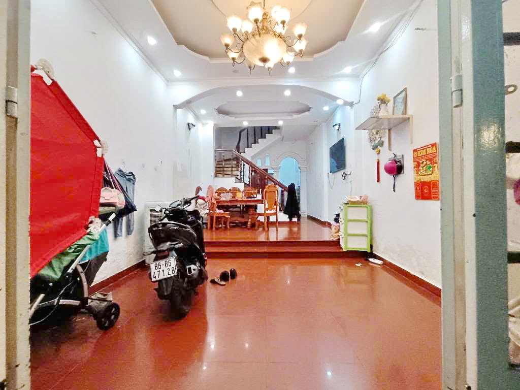 Bán nhà 4 tầng gần hẻm xe hơi đường Âu Dương Lân P.3 Quận 8